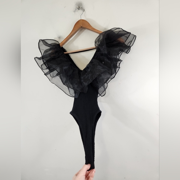 Zara Ribbed ruffle bodysuit - Picture 2 of 5